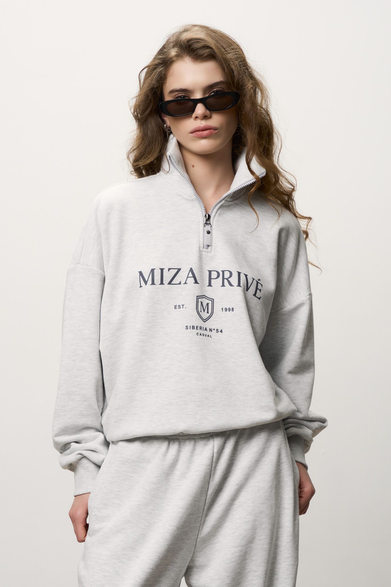 Костюм MIZA CIUB с брюками бананами
