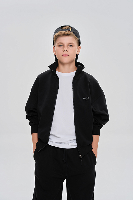 Костюм из футера объемного кроя