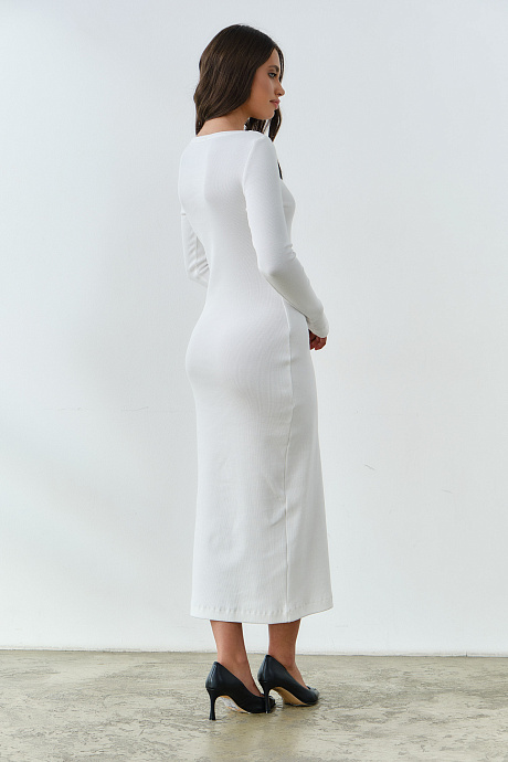 Платье с разрезом