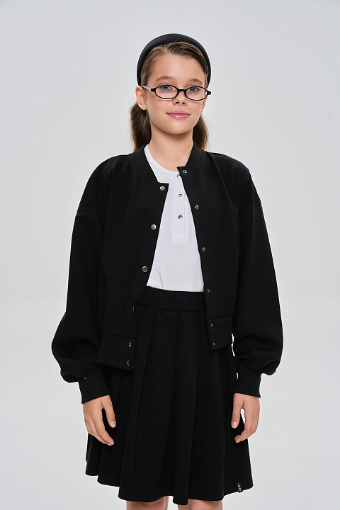 Укороченный бомбер на кнопках